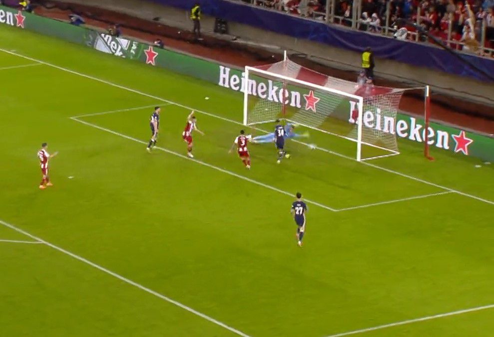 Το ακυρωθέν γκολ της Αϊντχόφεν κόντρα στον Ολυμπιακό