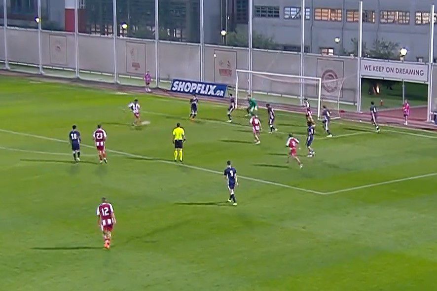 Μείωσε ο Ολυμπιακός κόντρα στην Αϊντχόφεν με Τουφάκη