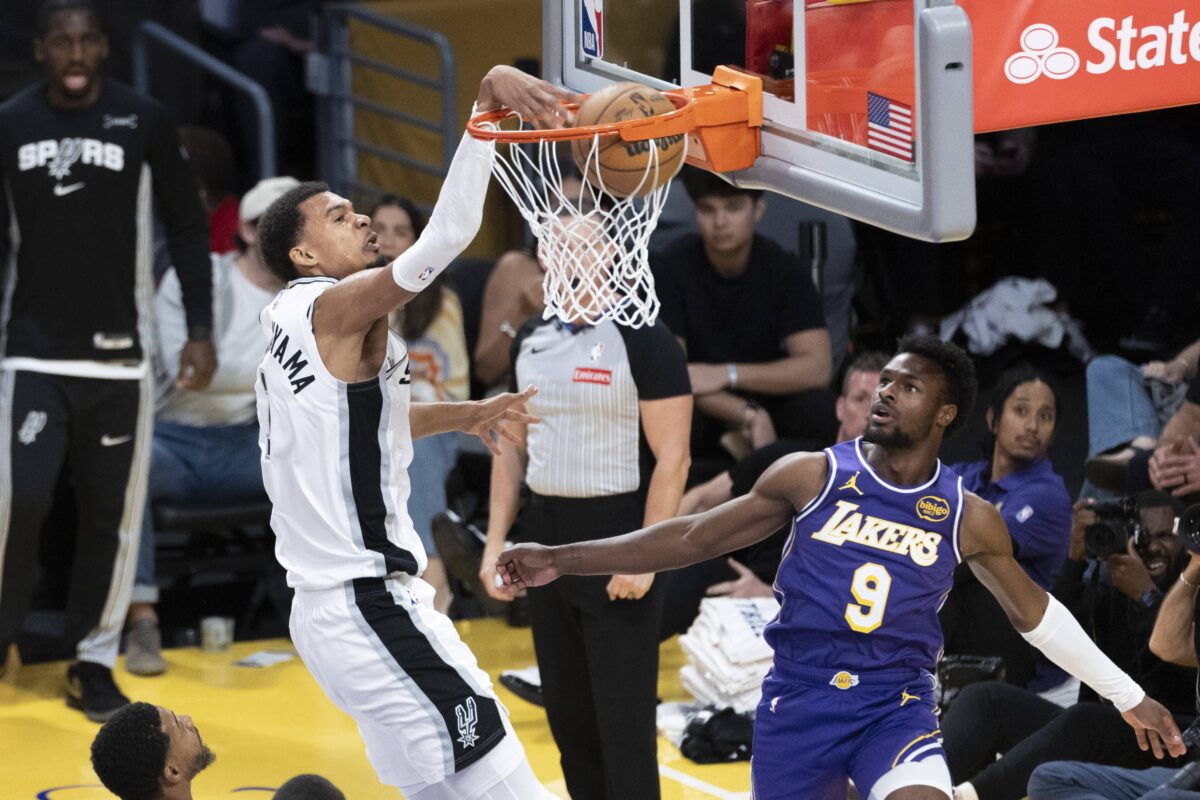 Κυρίαρχοι στο Τέξας οι Σπερς, λύγισαν και τους Ρόκετς με τρομερό Γουεμπανιάμα