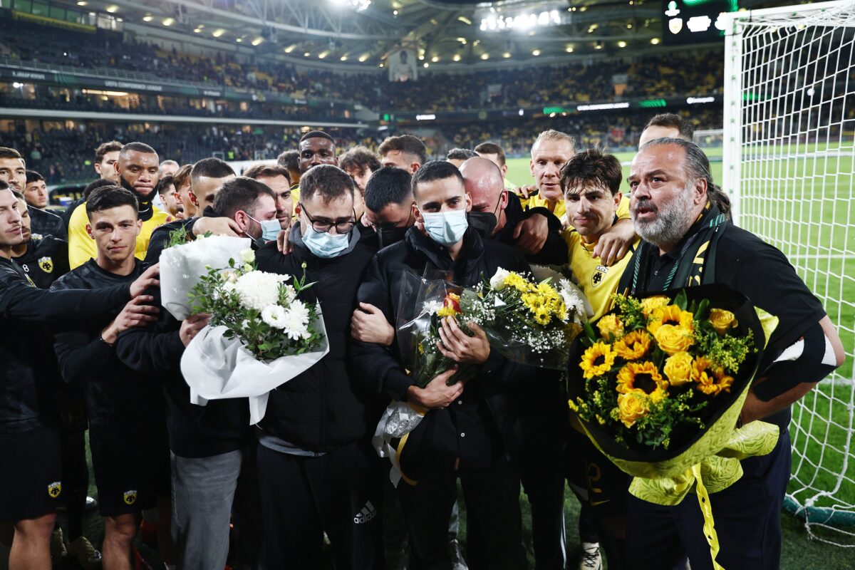 «Μάριε ζεις για πάντα ΑΕΚτζής», παίκτες της Ένωσης και ο δακρυσμένος Ηλιόπουλος τίμησαν τη μνήμη του (pics+vid)