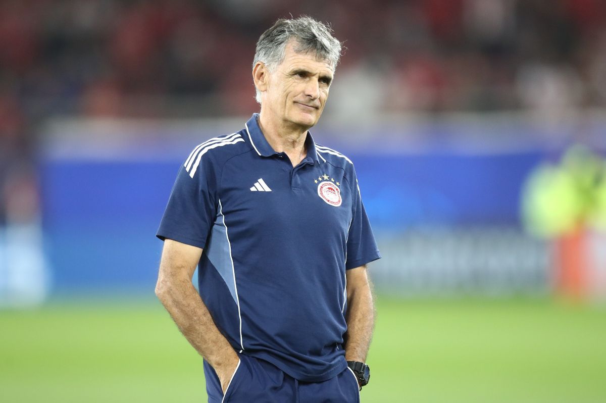 Οι φίλοι του Ολυμπιακού αποθεώσαν τον Μεντιλίμπαρ – Τα τέτ α τετ του με τα μέλη της αποστολής της Ρεάλ Μαδρίτης (pic)