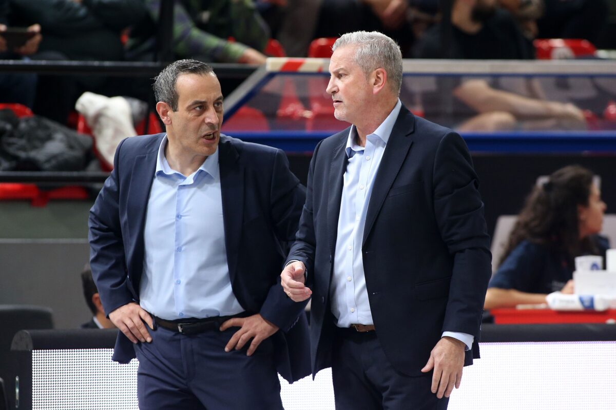 Ζούρος: «Να είναι ο κόσμος μαζί μας, όχι εναντίον μας»