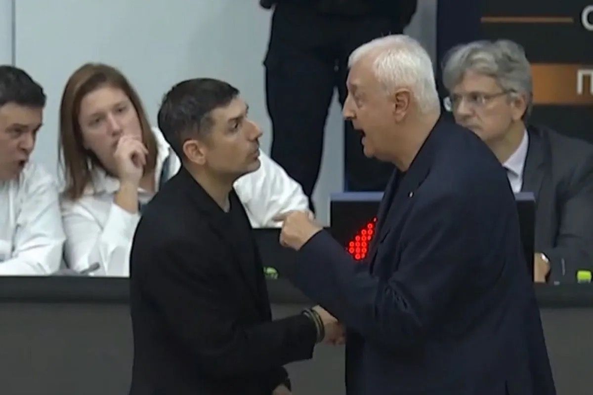 Η παρεξήγηση Σάκοτα-Ξανθόπουλου στο φινάλε του Περιστέρι – ΑΕΚ (vid)