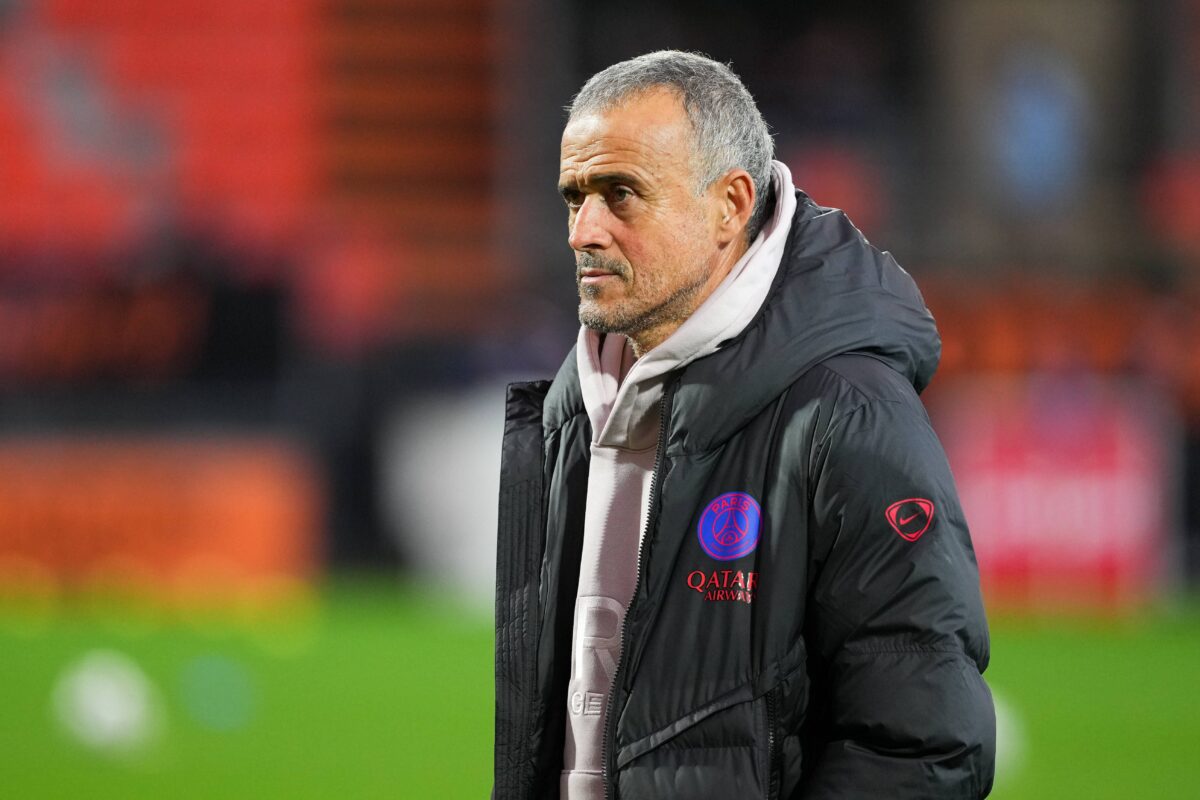 Η πρωτοποριακή τακτική του Λουίς Ενρίκε – Γιατί παρακολουθεί το πρώτο ημίχρονο από τις κερκίδες