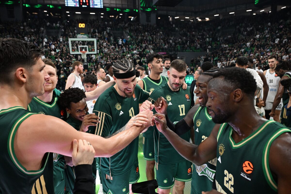 Που να επιστρέψουν και οι τραυματίες, δηλαδή!