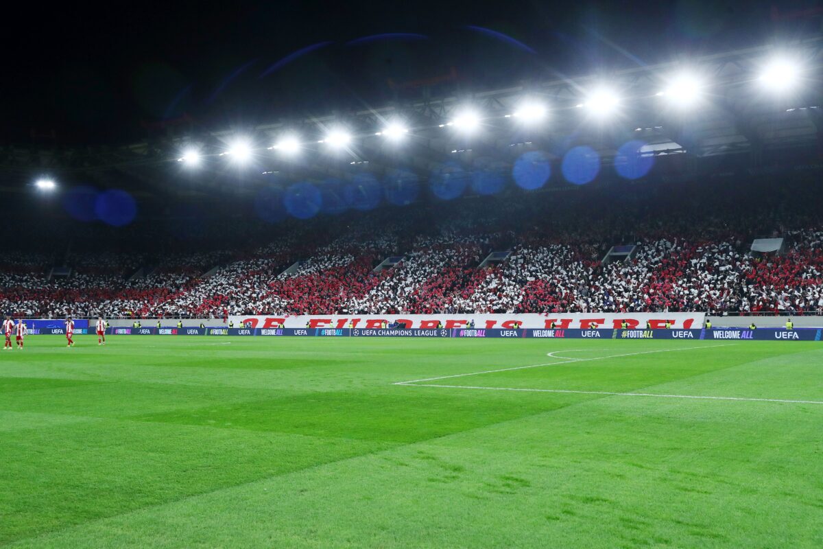 Η Marca και η AS αποθέωσαν τους οπαδούς του Ολυμπιακού: «Απίθανη ατμόσφαιρα, λίγα γήπεδα σαν αυτό…»