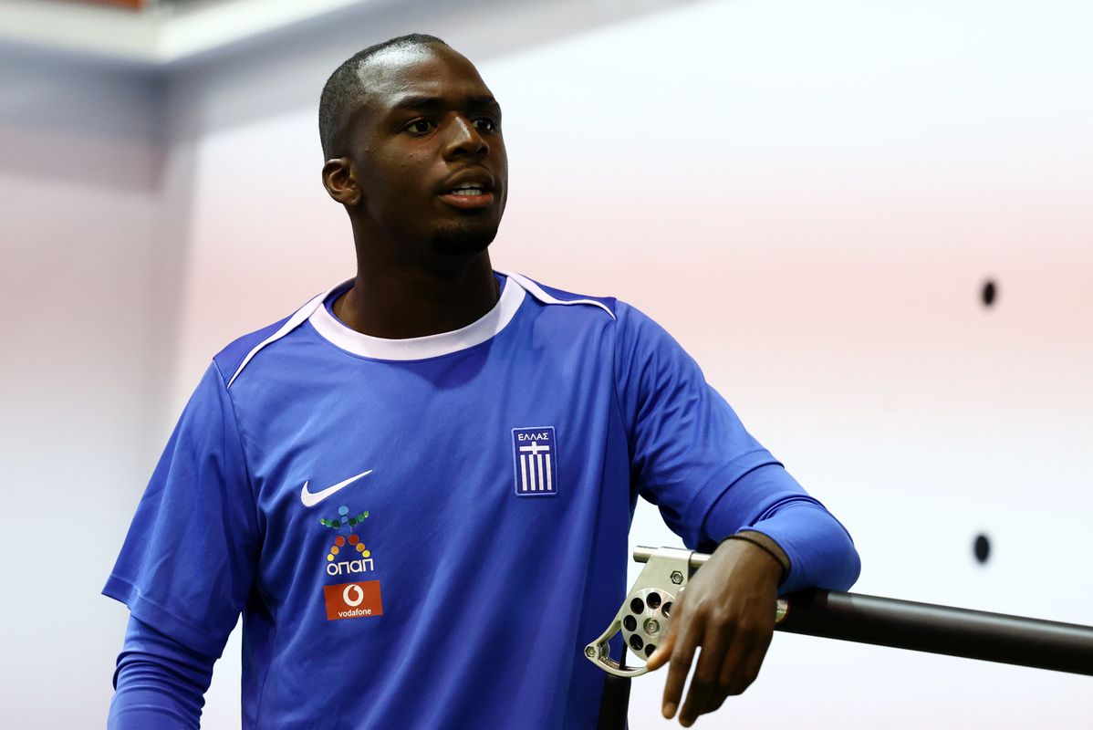 Ο Τεττέη στην προπόνηση της Εθνικής