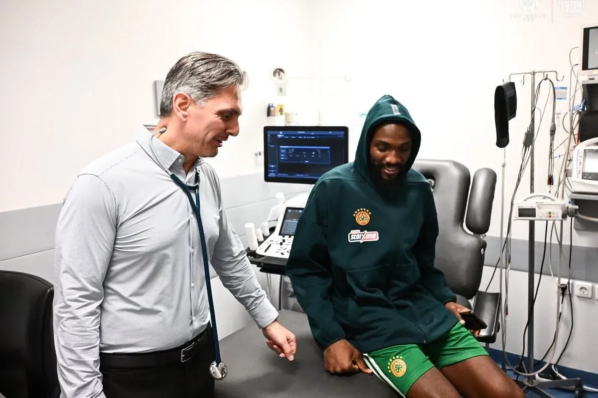 Πέρασε από ιατρικές εξετάσεις ο Κένεθ Φαρίντ (pics)