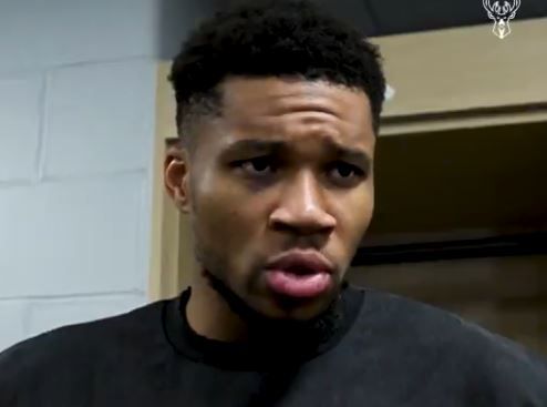 Αντετοκούνμπο: «Μπορείς να ζήσεις αν αστοχήσεις, δεν μπορείς να ζήσεις όμως αν…» (vid)