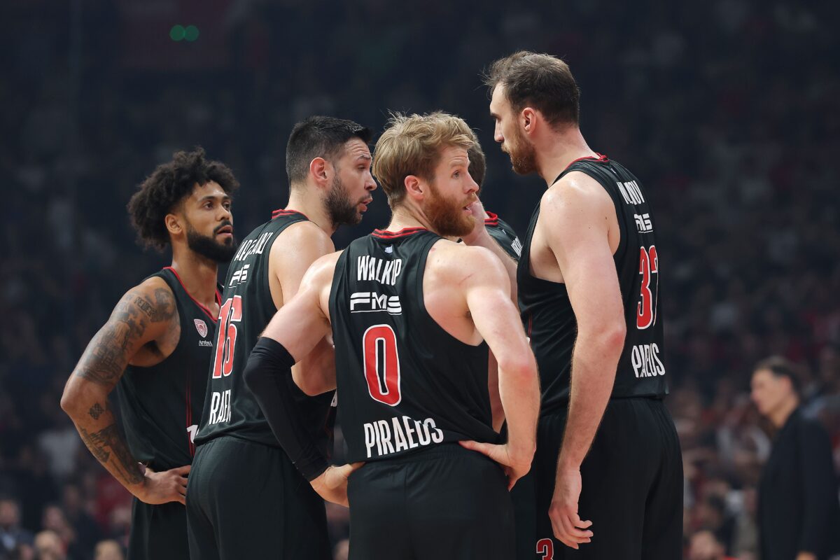 Το οικογενειακό κλίμα στο Βελιγράδι και η «ερυθρόλευκη» εξέδρα – Η παρακάμερα του Ολυμπιακού (vid)