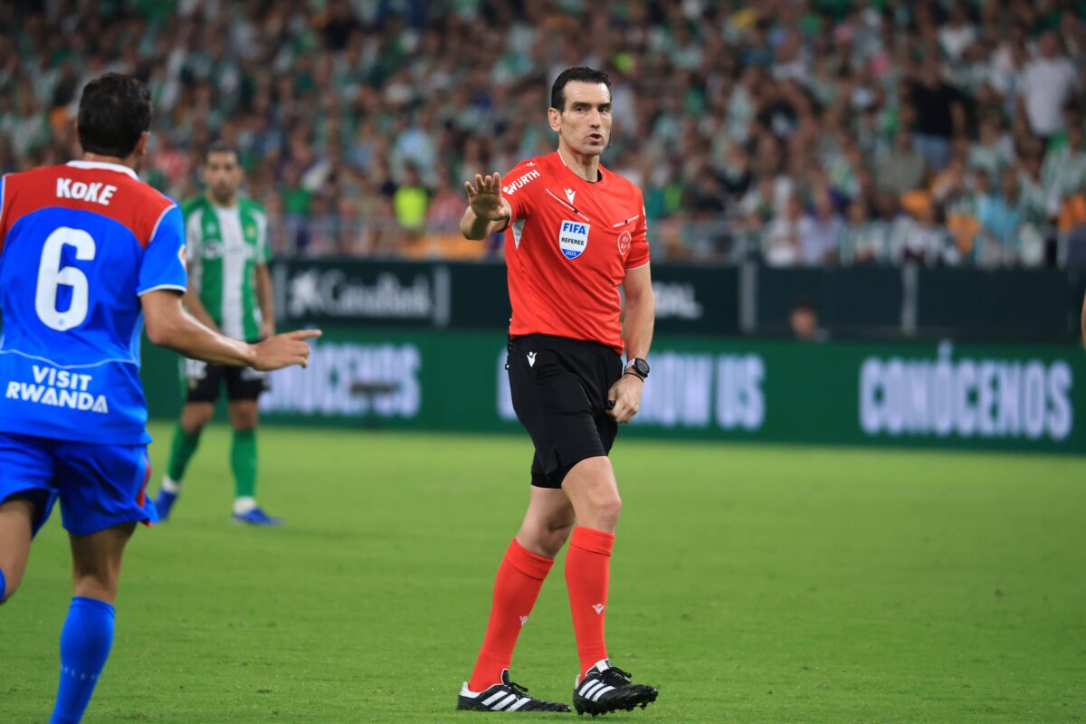 Ο Μουνουέρα ορίστηκε από την UEFA για τον «τελικό» του Ολυμπιακού με την Καϊράτ