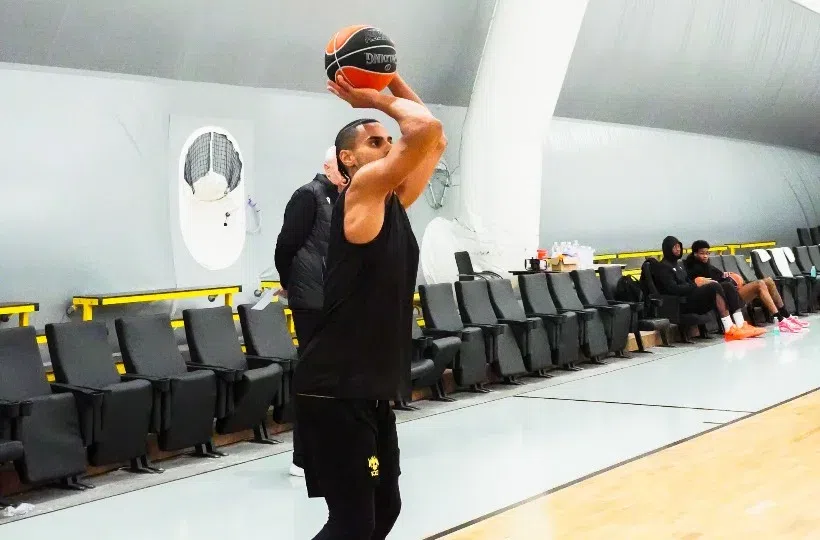 Τεράστια ατυχία στην ΑΕΚ – Τραυματίστηκε ο Κλαβέλ στην πρώτη του προπόνηση