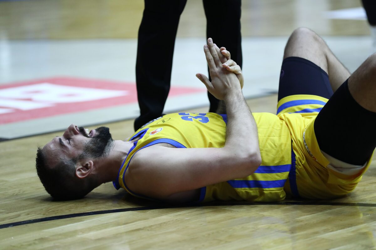 Ατυχία για Γιάνκοβιτς – Υπέστη εξάρθρωση στο δάχτυλο και αποχώρησε