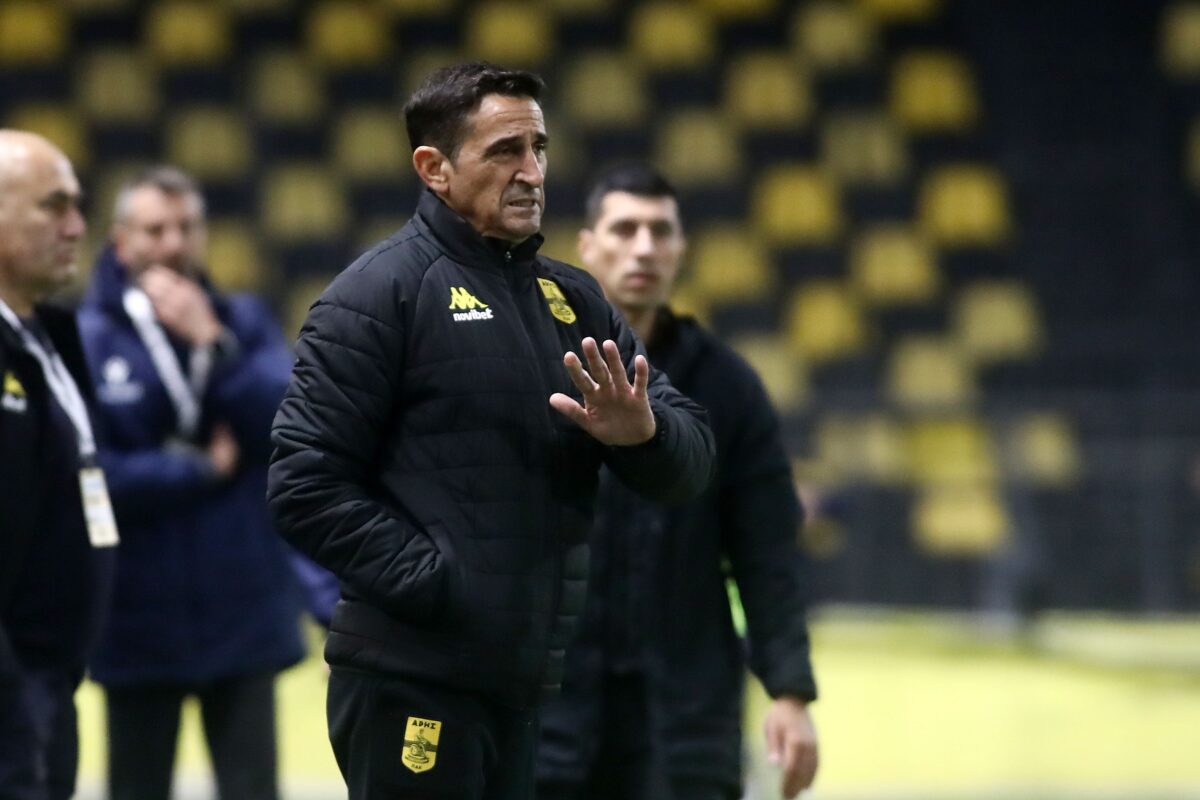 Χιμένεθ: «Θα ήταν άδικο να μην κερδίζαμε – Κοίταζα τον πάγκο και δεν ήξερα τι να βάλω…»