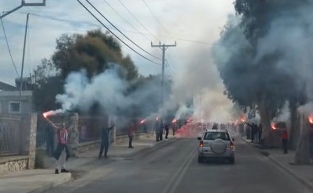Η εντυπωσιακή υποδοχή στη Σύρο και το πύρινο σόου
