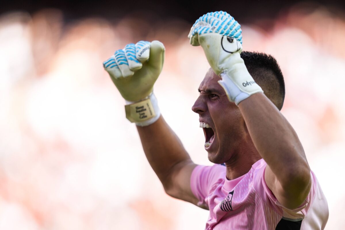 Σεβίλλη και Βλαχοδήμος αναζητούν τη «φόρμουλα» για τη μόνιμη παραμονή