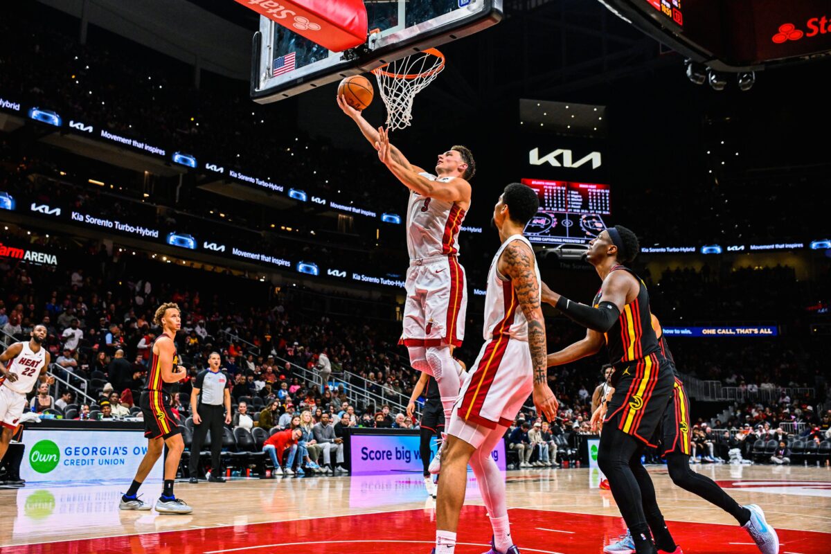 Άνετη νίκη για τους Χιτ στην έδρα των Χοκς