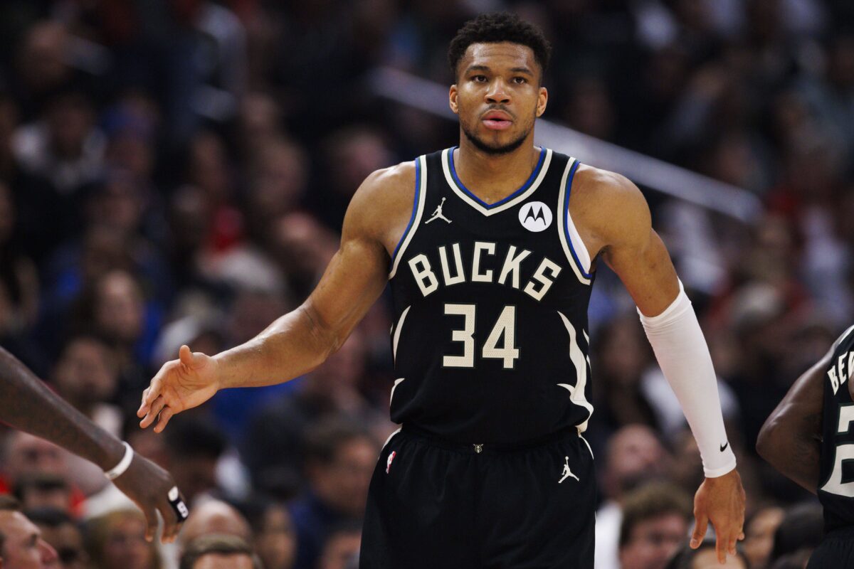 Αντετοκούνμπο: «Το τρίποντο ήταν αφιερωμένο στον Κιντ, που μου έλεγε να μην σουτάρω»