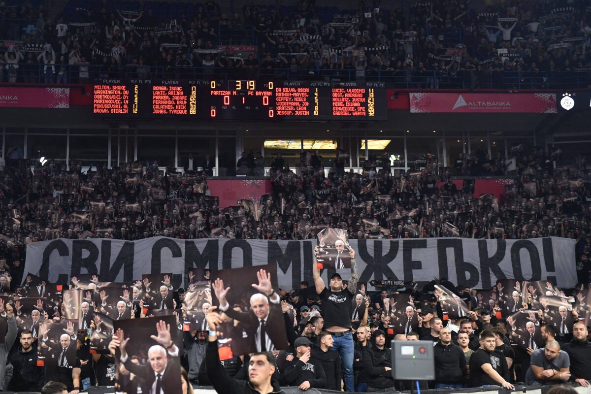 «Είμαστε όλοι Ζέλικο»: Το πανό που σήκωσαν οι φίλοι της Παρτιζάν (pics)