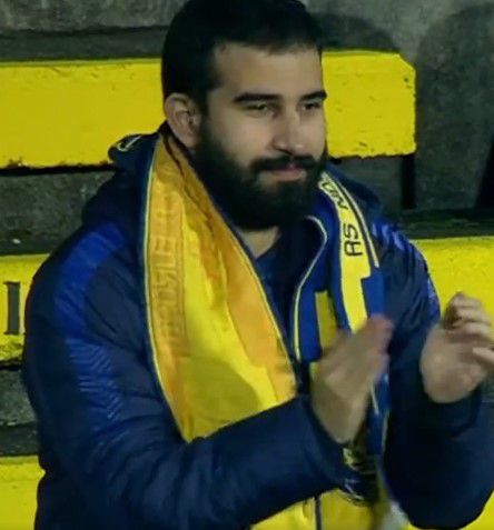 Συγκινητική κίνηση από τους παίκτες της Αρούκα που τίμησαν τον πιο πιστό οπαδό!