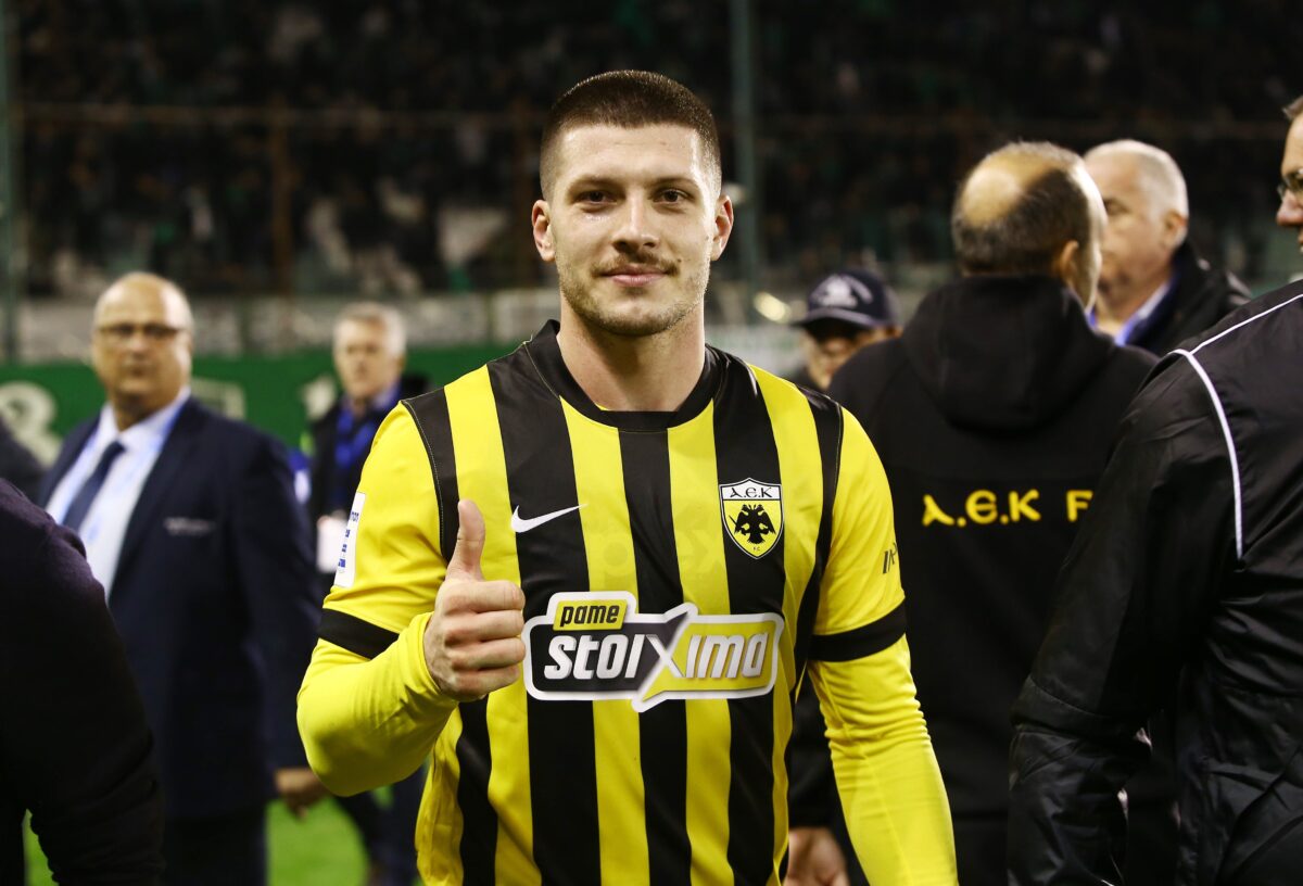«Ο στρατιώτης Γιόβιτς καταδικάζει τον Μπενίτεθ»: Η αποθέωση της Marca στον παίκτη της ΑΕΚ