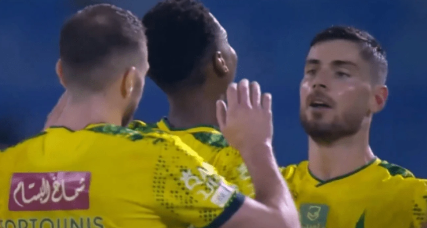 Φορτούνης και Μασούρας πρωταγωνίστησαν παρά την ήττα της Αλ Καλίτζ από την Αλ Χιλάλ