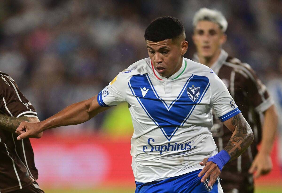 Παίκτης αψήφησε την ποινή της FIFA και έκανε κανονικά προπόνηση – Κίνδυνος για τη Σαν Λορέντζο