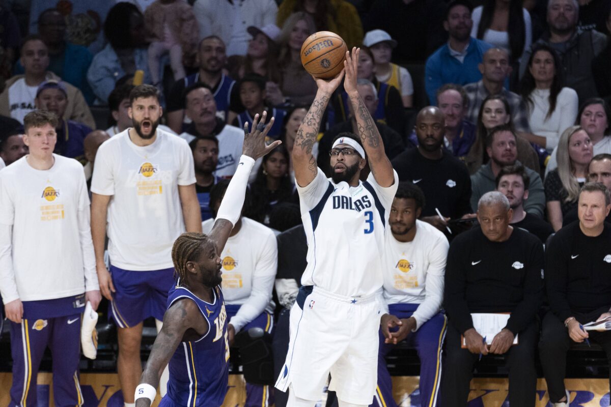 Σπουδαίες νίκες για Μάβερικς και Τζαζ