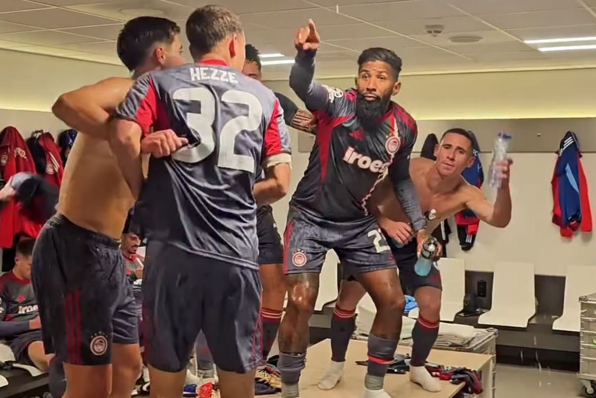 Ο Ροντινέι έστησε το πάρτι στα αποδυτήρια -Έξαλλοι πανηγυρισμοί για την πρόκριση επί του Άγιαξ (vid)