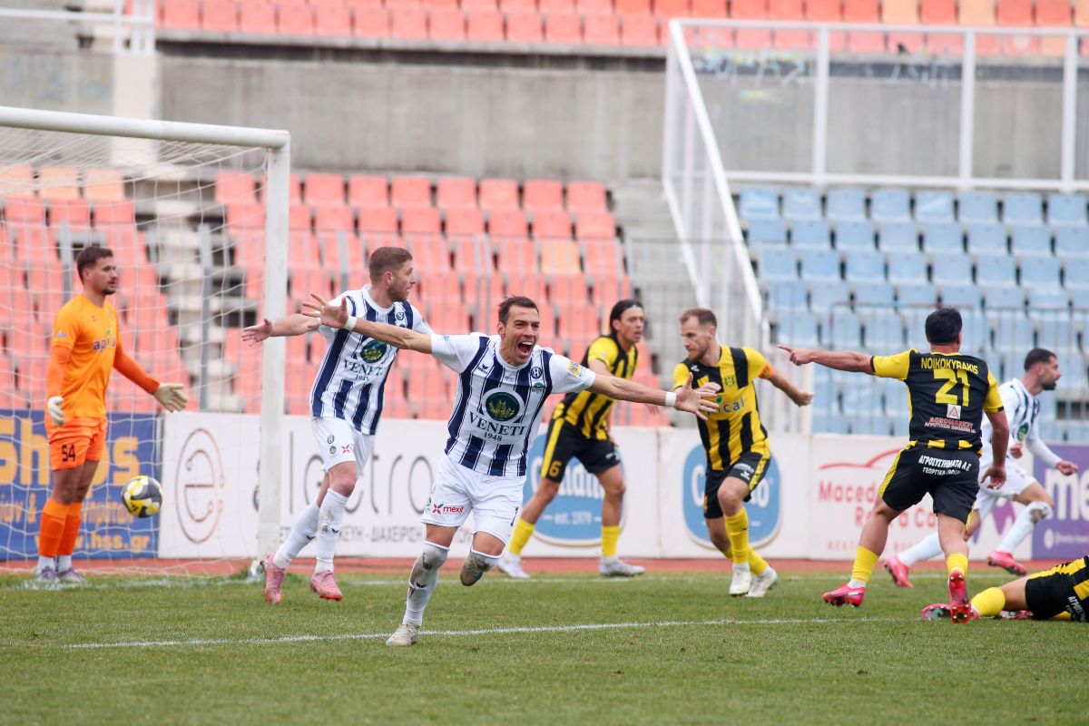 Στην κορυφή με…  ροπαλιά Μαχαίρα ο Ηρακλής