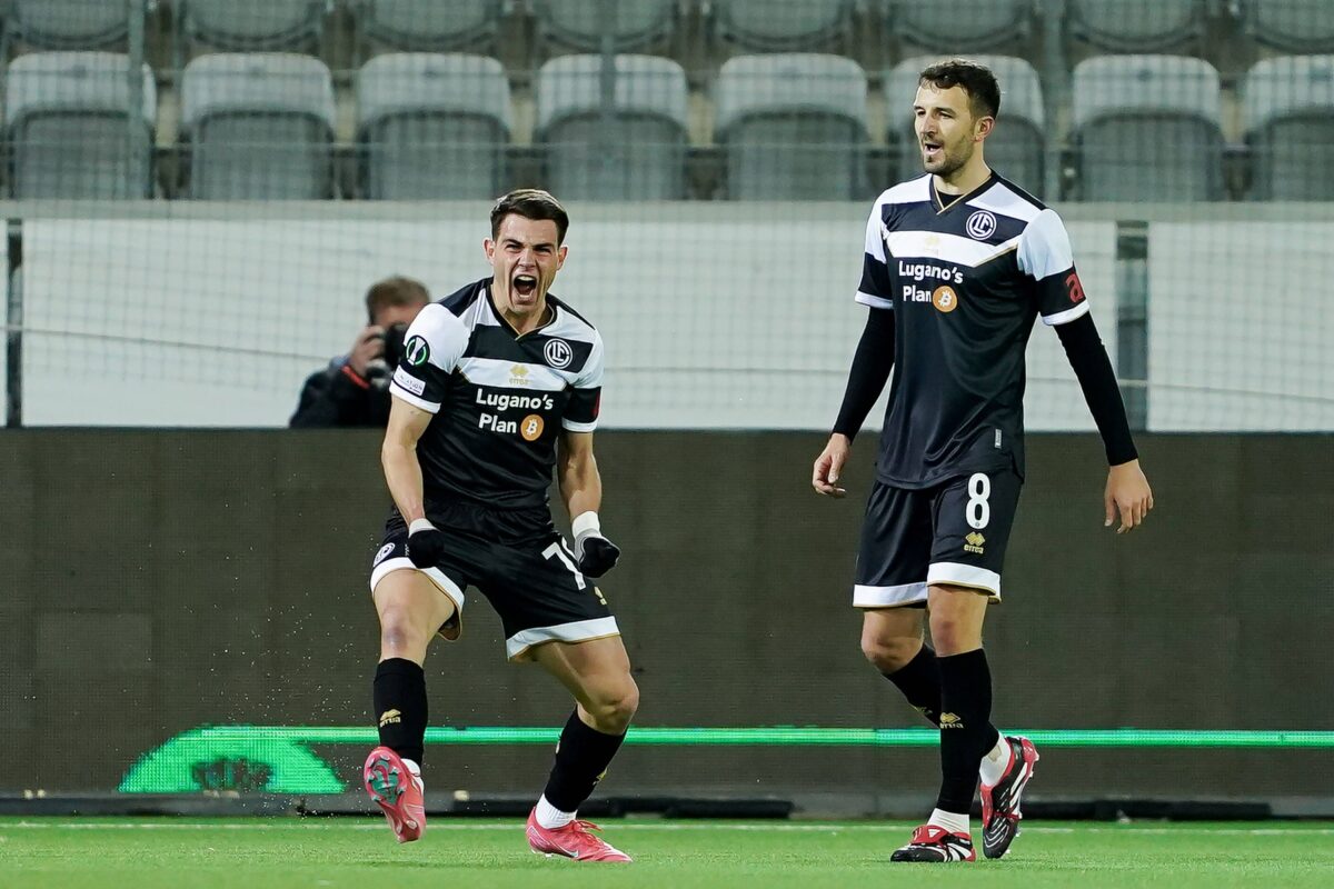 Ο Κούτσιας με τη φανέλα της Λουγκάνο