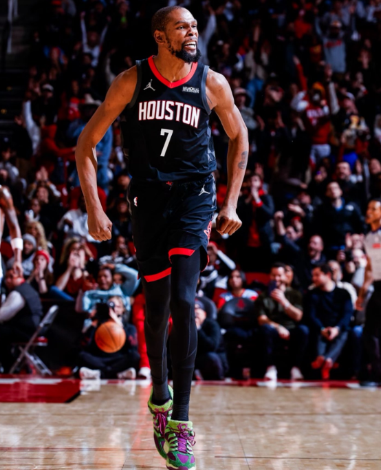 Εντυπωσιακή ανατροπή και νίκη για τους Ρόκετς επί των Γκρίζλις