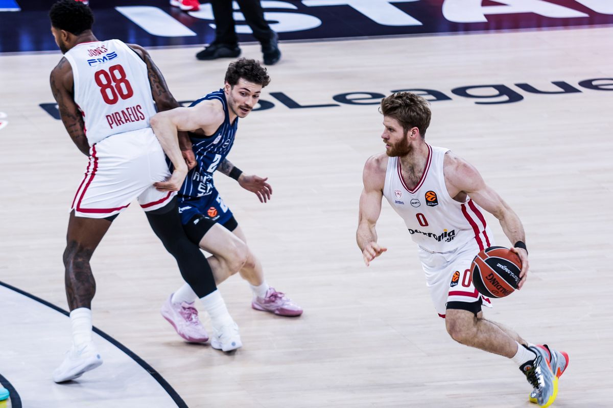 Ξεπάστρεψε και την Εφές ο Ολυμπιακός με σπουδαίο Ουόκαπ, clutch Βεζένκοφ και… Whole Lotta Hall