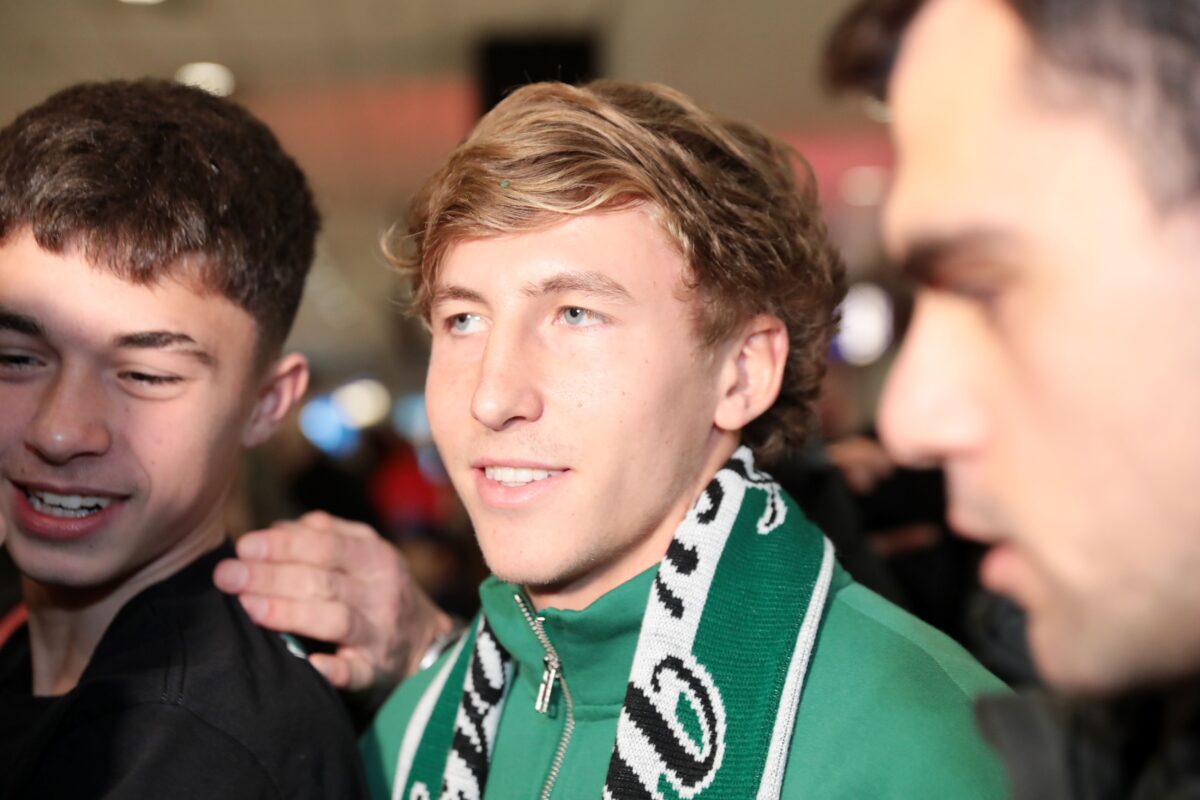 Στιγμές και βίντεο από την αύξηση του Σαντίνο Αντίνο στην Ελλάδα για τον Παναθηναϊκό (gallery + video)