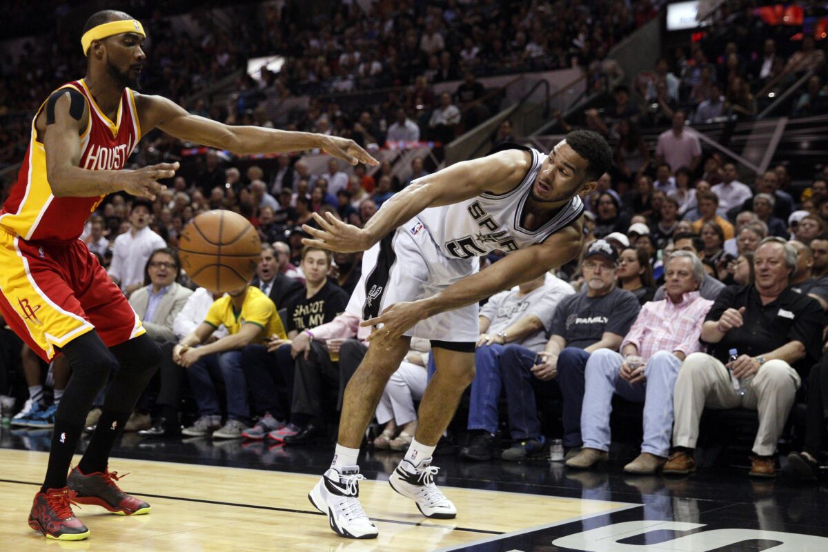 Τι έκανε ο Κόρι Τζόσεφ τη χρονιά που πήρε το πρωτάθλημα με τους Σπερς στο NBA (vid)