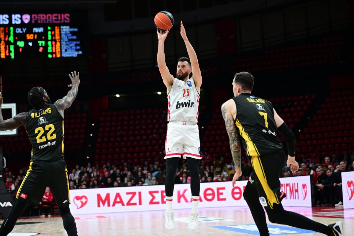 Ξεπέρασε τον Τεόντοσιτς και έγραψε ιστορία ο Πίτερς – Το «ερυθρόλευκο» ρεκόρ που… έσπασε