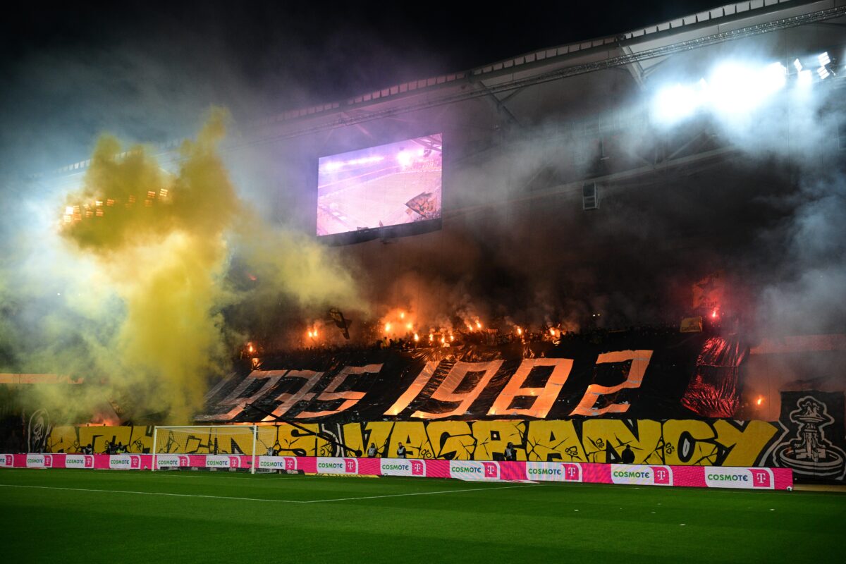 Το εντυπωσιακό κορεό των φίλων της ΑΕΚ και το pyro show (vid & gallery)