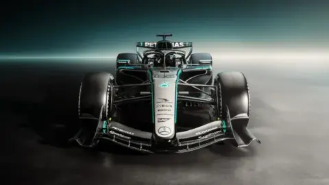 Μονοθέσιο Mercedes για το 2026