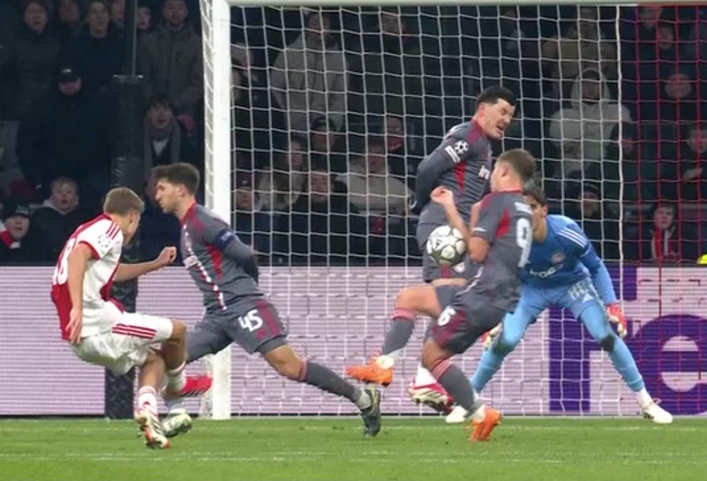 Το πέναλτι που κέρδισε ο Άγιαξ κόντρα στον Ολυμπιακό και έφερε το 1-1 (vid)