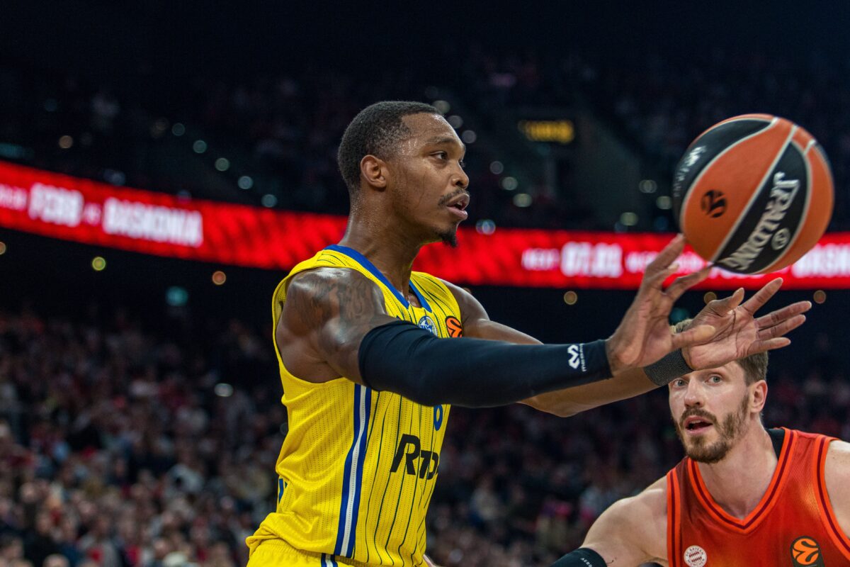 Με τρεις απουσίες η Μακάμπι στο ΣΕΦ