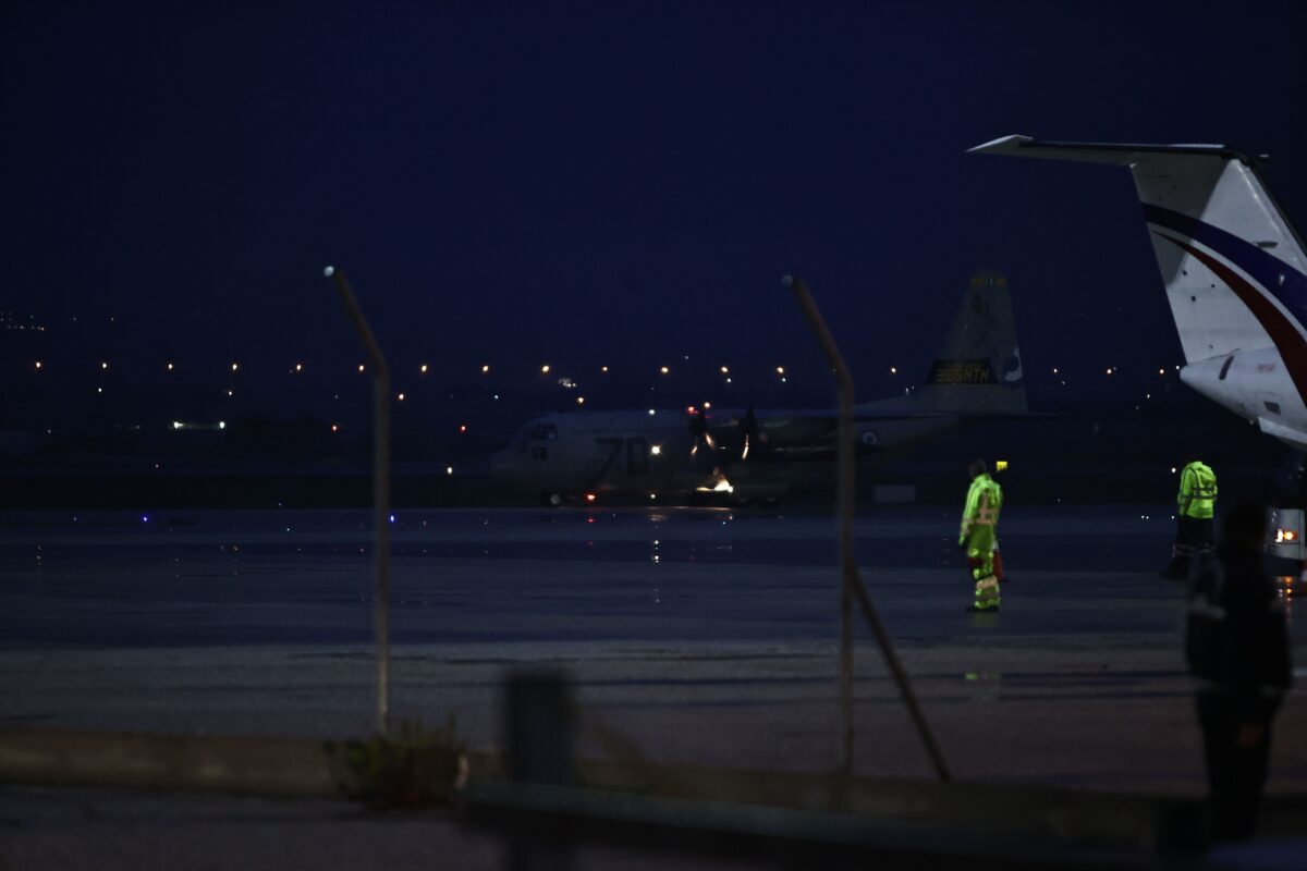 Στη Θεσσαλονίκη το αεροπλάνο με τις επτά σορούς των φίλων του ΠΑΟΚ