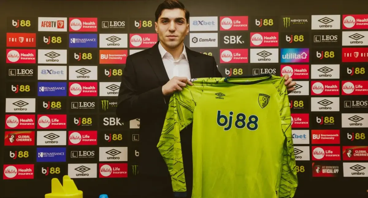 Μανδάς: «Όνειρο που ήρθα στην Μπόρνμουθ» – Εγκωμιαστικά σχόλια από τον Τιάγκο Πίντο