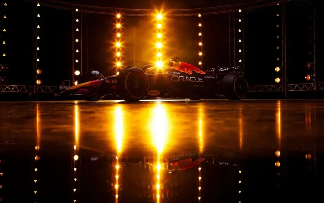 Μονοθέσιο Red Bull