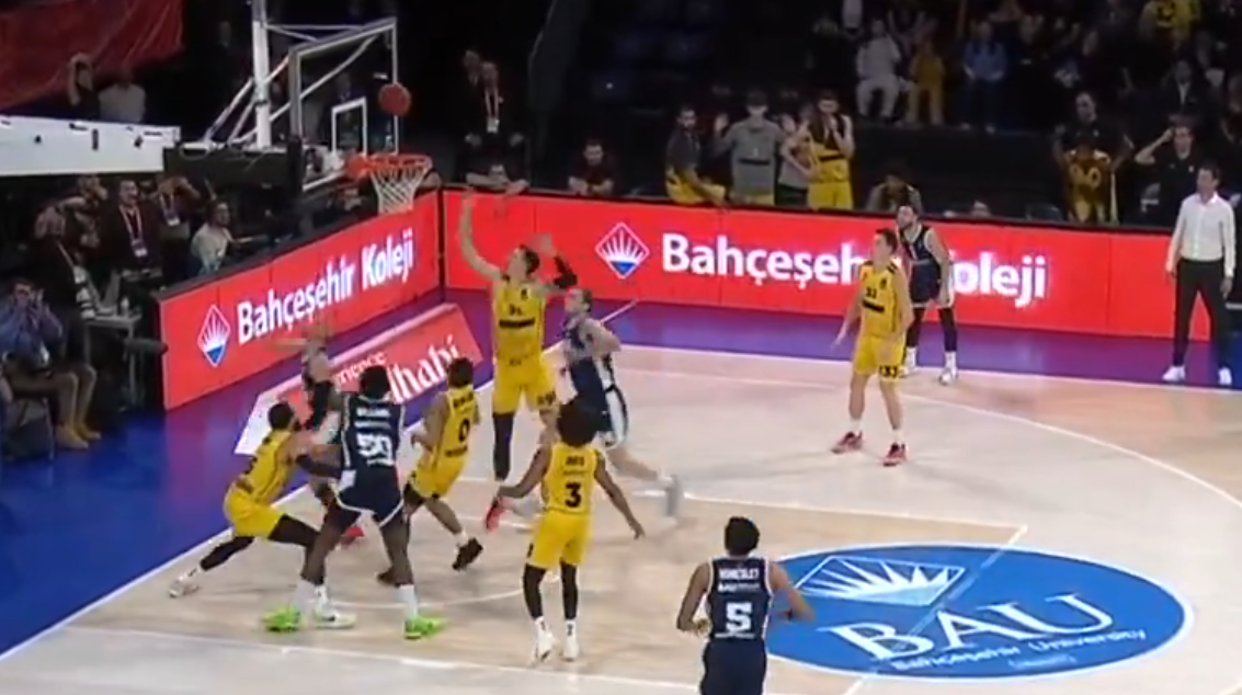 Το καλάθι του Φλιν που «ξέρανε» τον Άρη στο φινάλε (vid)