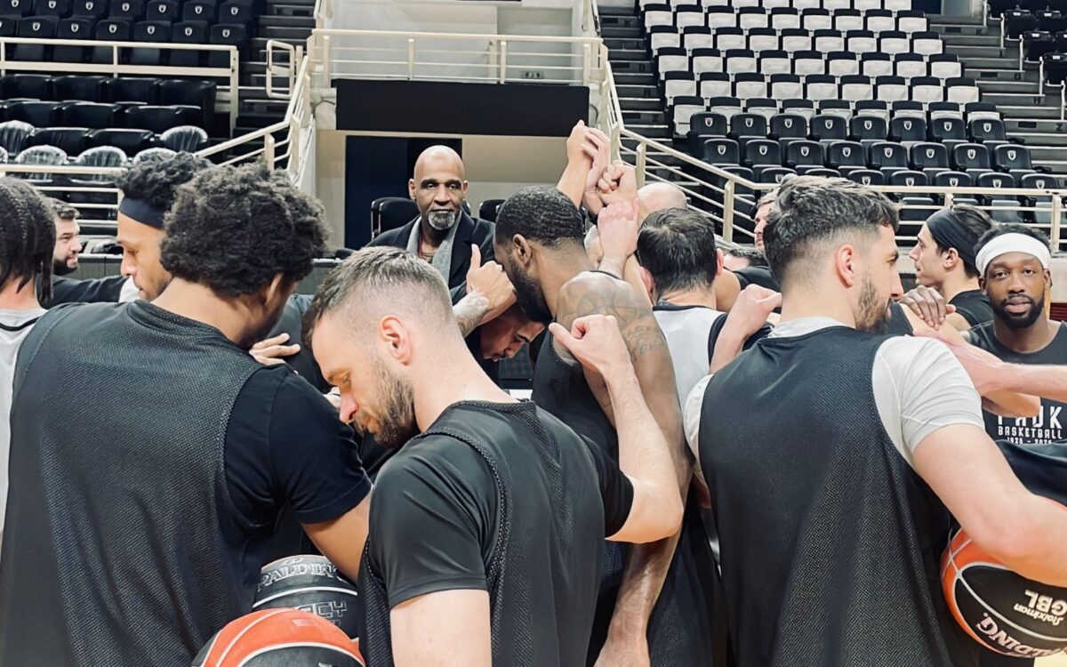 Το μήνυμα του Κεν Μπάρλοου που σημάδεψε την προπόνηση πριν το ΠΑΟΚ – Παναθηναϊκός