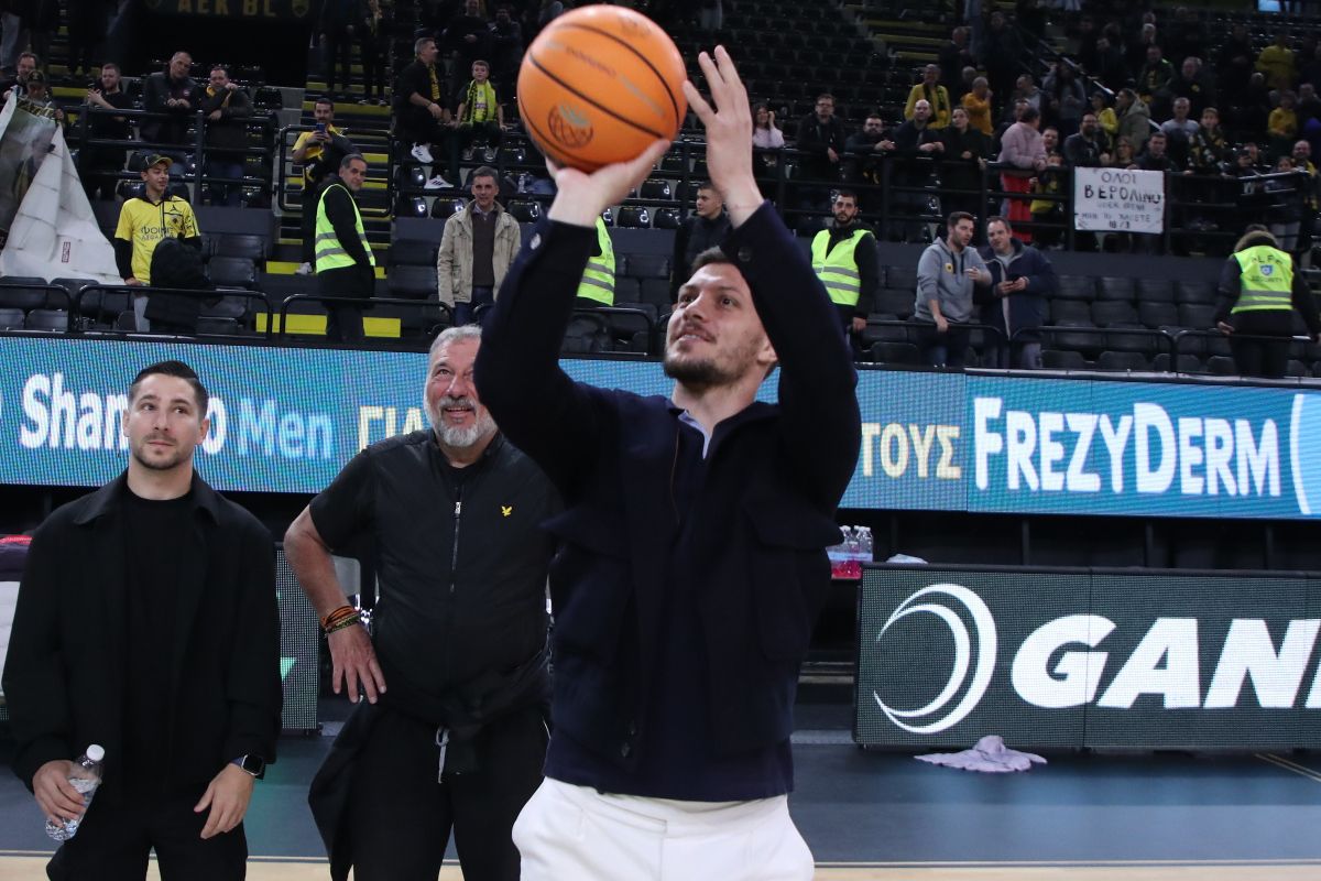 Ο Γιόβιτς έκανε σουτάκια στο ΑΕΚ – Αλμπα Βερολίνου και αποθεώθηκε (pics)