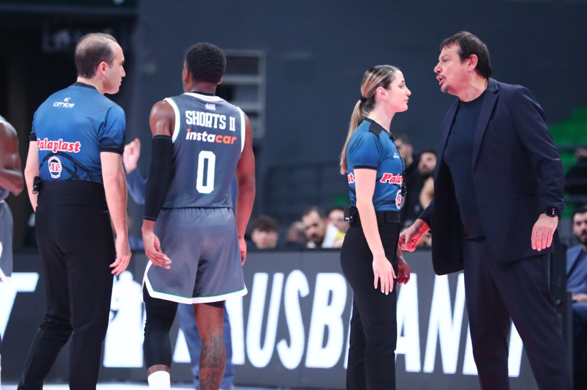 Ένταση στο Παναθηναϊκός – Μαρούσι: Τεχνική ποινή στον Αταμάν που έφτασε ως το κέντρο του γηπέδου (vid)