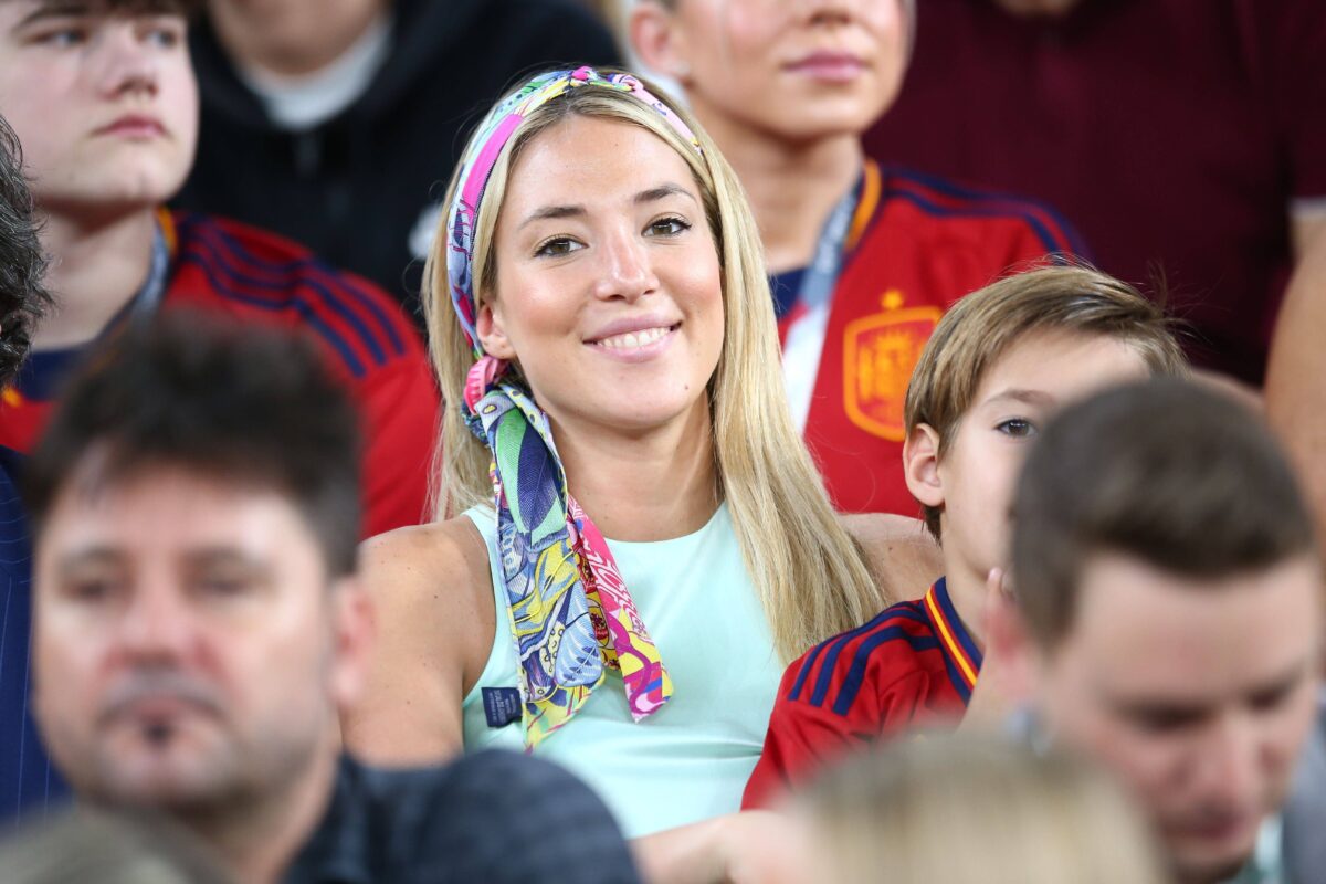 «Με πήρε τηλέφωνο κλαίγοντας»: Το ξέσπασμα της συζύγου του Μοράτα για τις φήμες περί ερωτικού τριγώνου