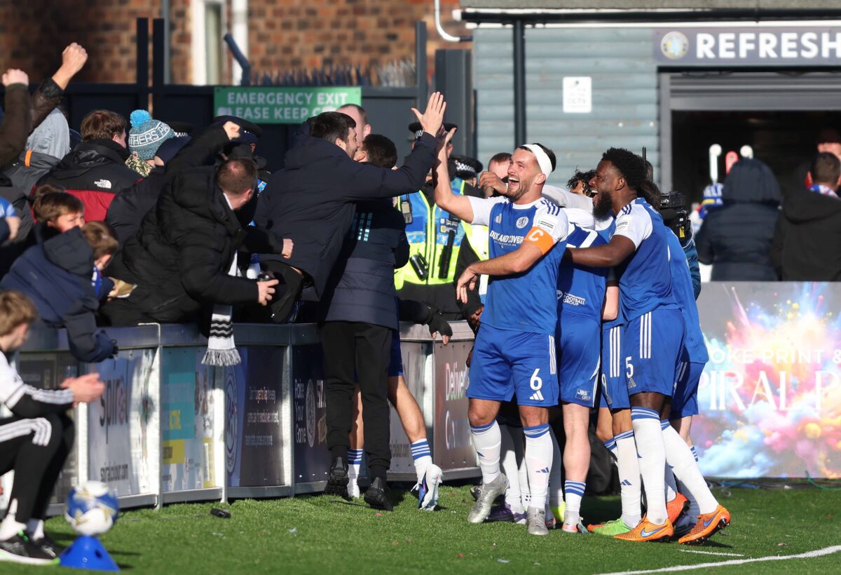 Απέκλεισε την Κρίσταλ Πάλας και αποθεώθηκε από τους… μαθητές του vid)