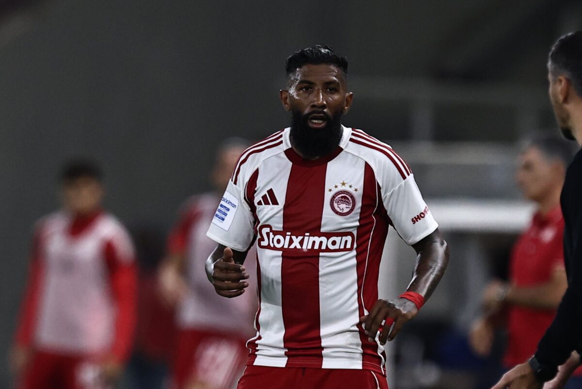 «Τρέλα» Ροντινέι μετά τη νίκη του Ολυπιακού επί της Λεβερκούζεν: Τραγουδάει Ρέμο και γίνεται viral (vid)